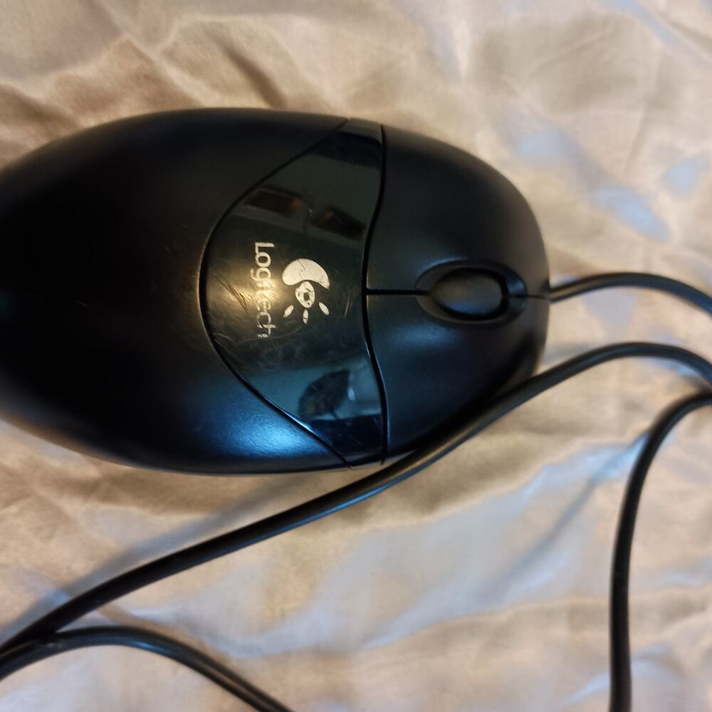 Logitech 3 button M-BT96 Optical Mouse